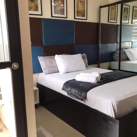 Mabolo Garden Flat A6 With Free Rooftop Pool Cebu Esterno foto
