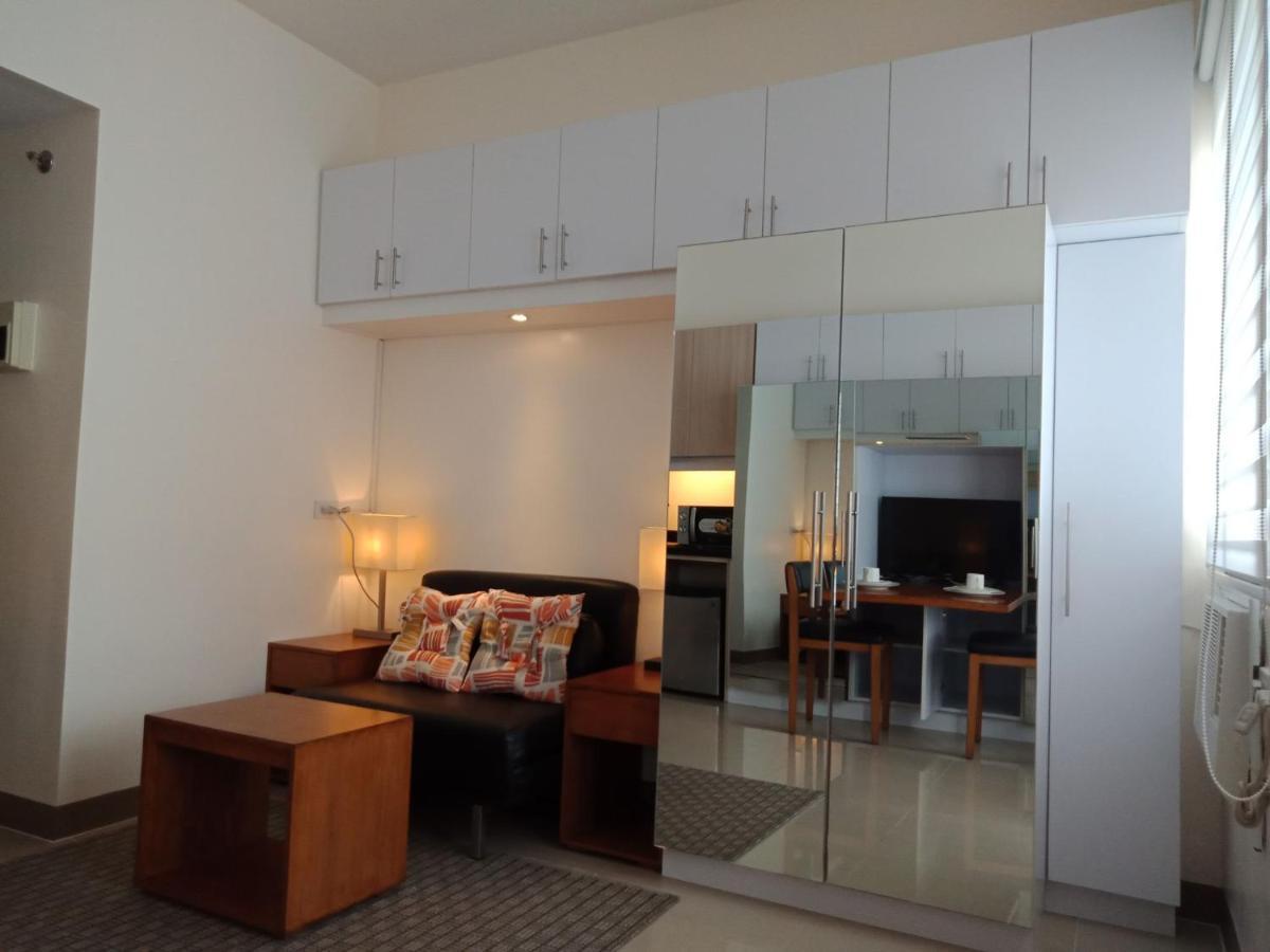 Mabolo Garden Flat A6 With Free Rooftop Pool Cebu Esterno foto