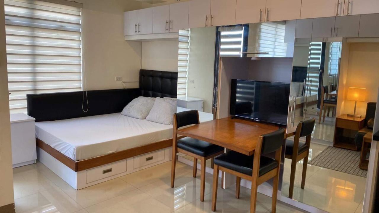 Mabolo Garden Flat A6 With Free Rooftop Pool Cebu Esterno foto