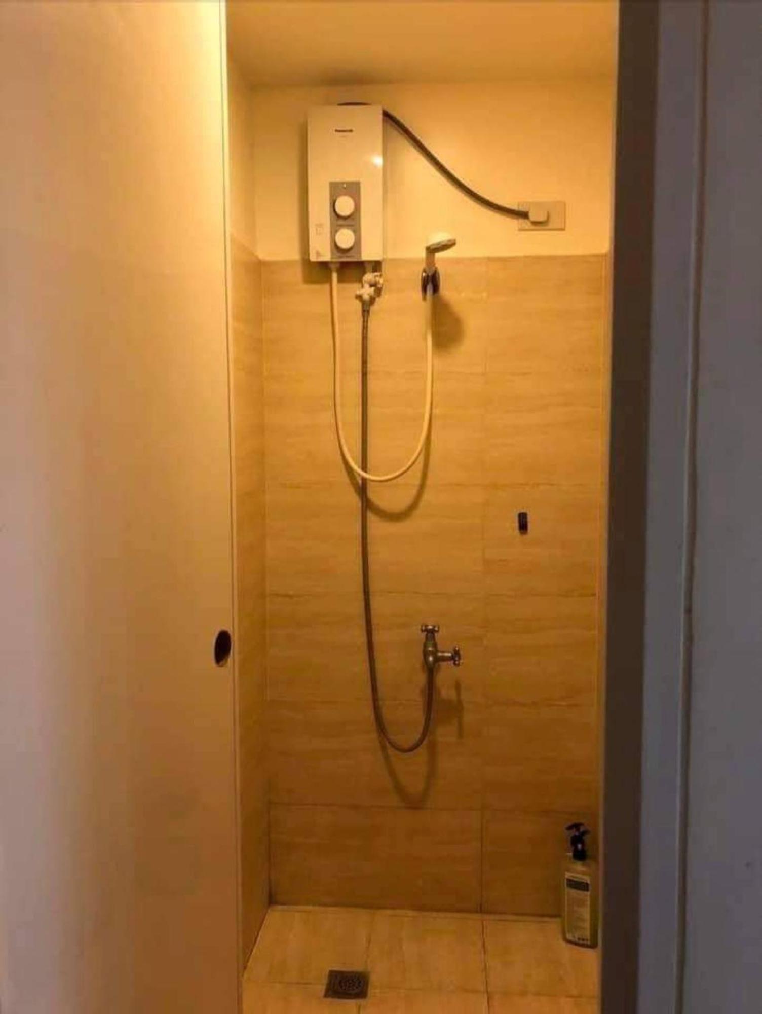 Mabolo Garden Flat A6 With Free Rooftop Pool Cebu Esterno foto