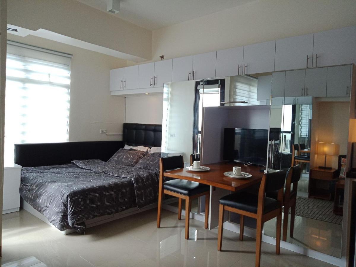 Mabolo Garden Flat A6 With Free Rooftop Pool Cebu Esterno foto