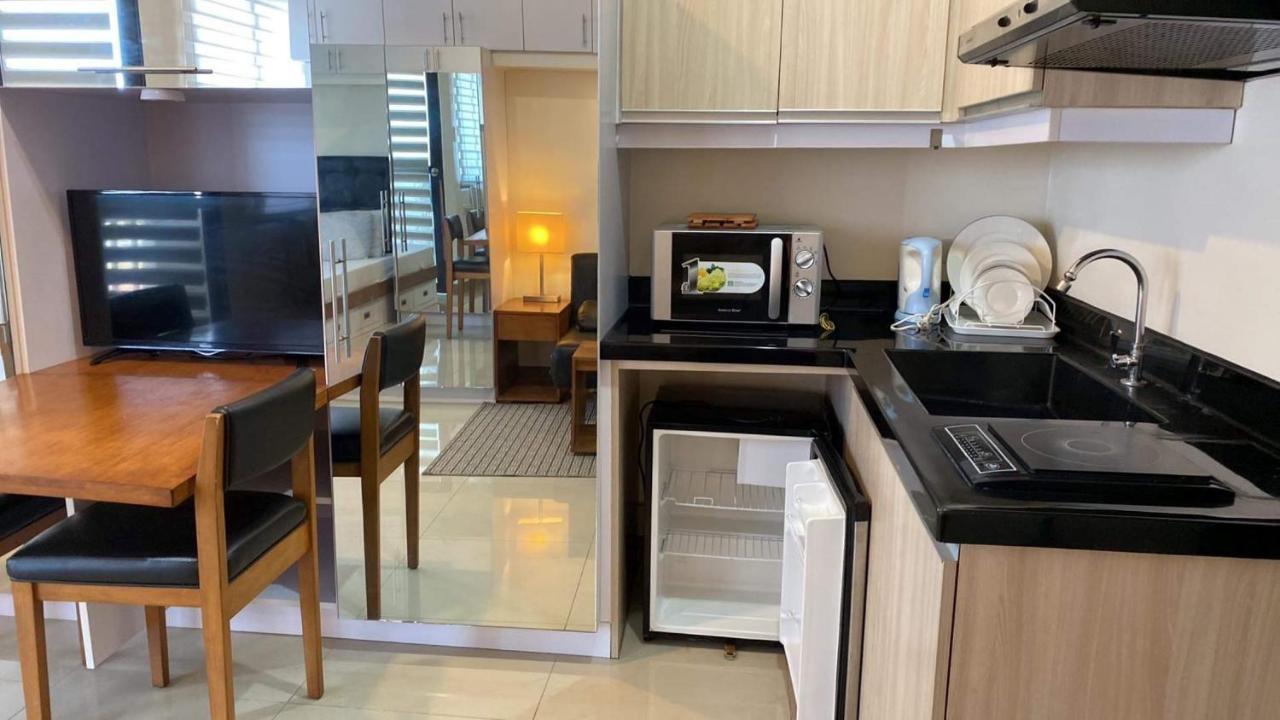 Mabolo Garden Flat A6 With Free Rooftop Pool Cebu Esterno foto