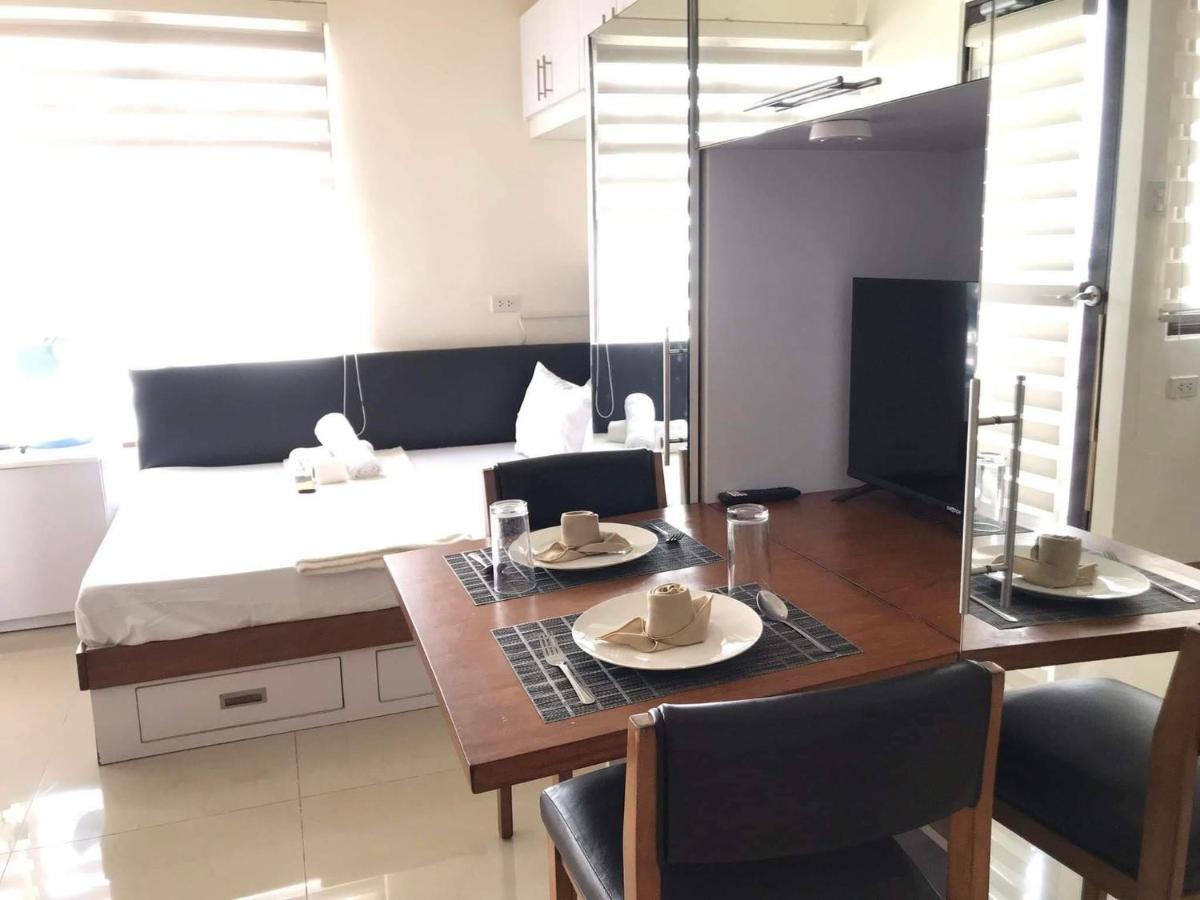 Mabolo Garden Flat A6 With Free Rooftop Pool Cebu Esterno foto