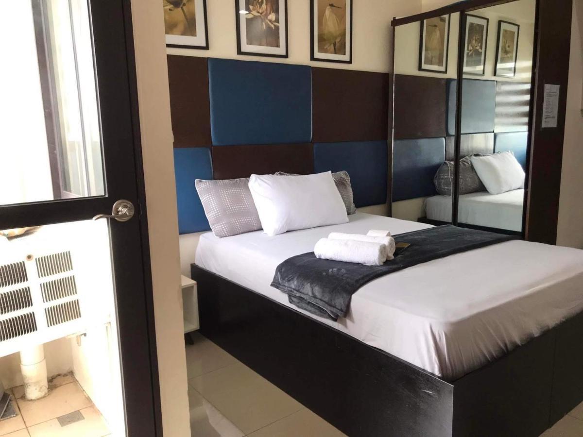 Mabolo Garden Flat A6 With Free Rooftop Pool Cebu Esterno foto