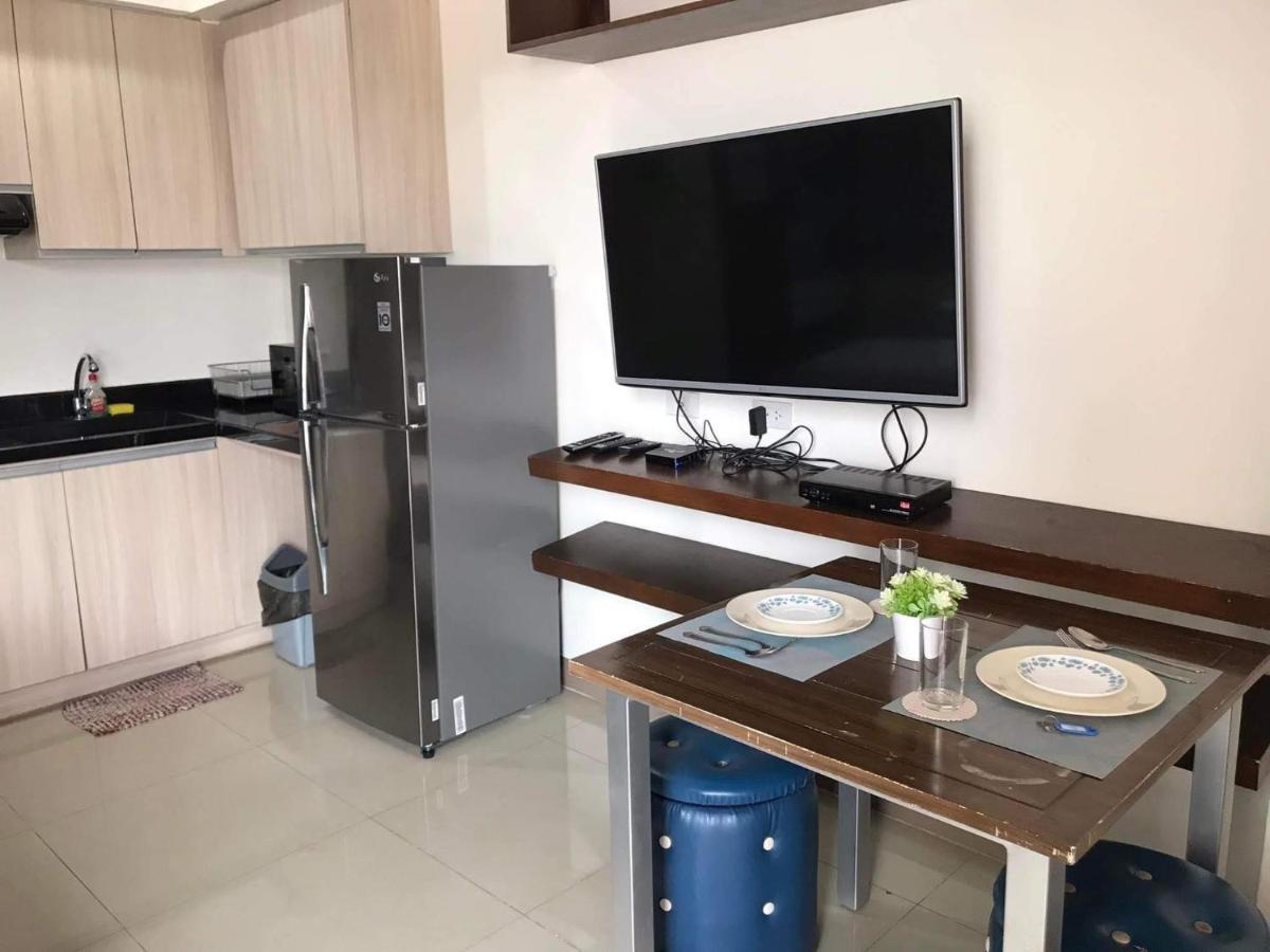 Mabolo Garden Flat A6 With Free Rooftop Pool Cebu Esterno foto