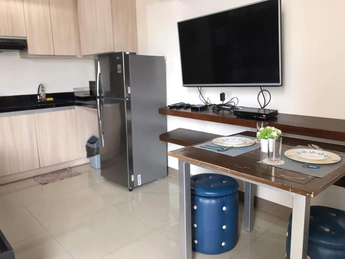 Mabolo Garden Flat A6 With Free Rooftop Pool Cebu Esterno foto