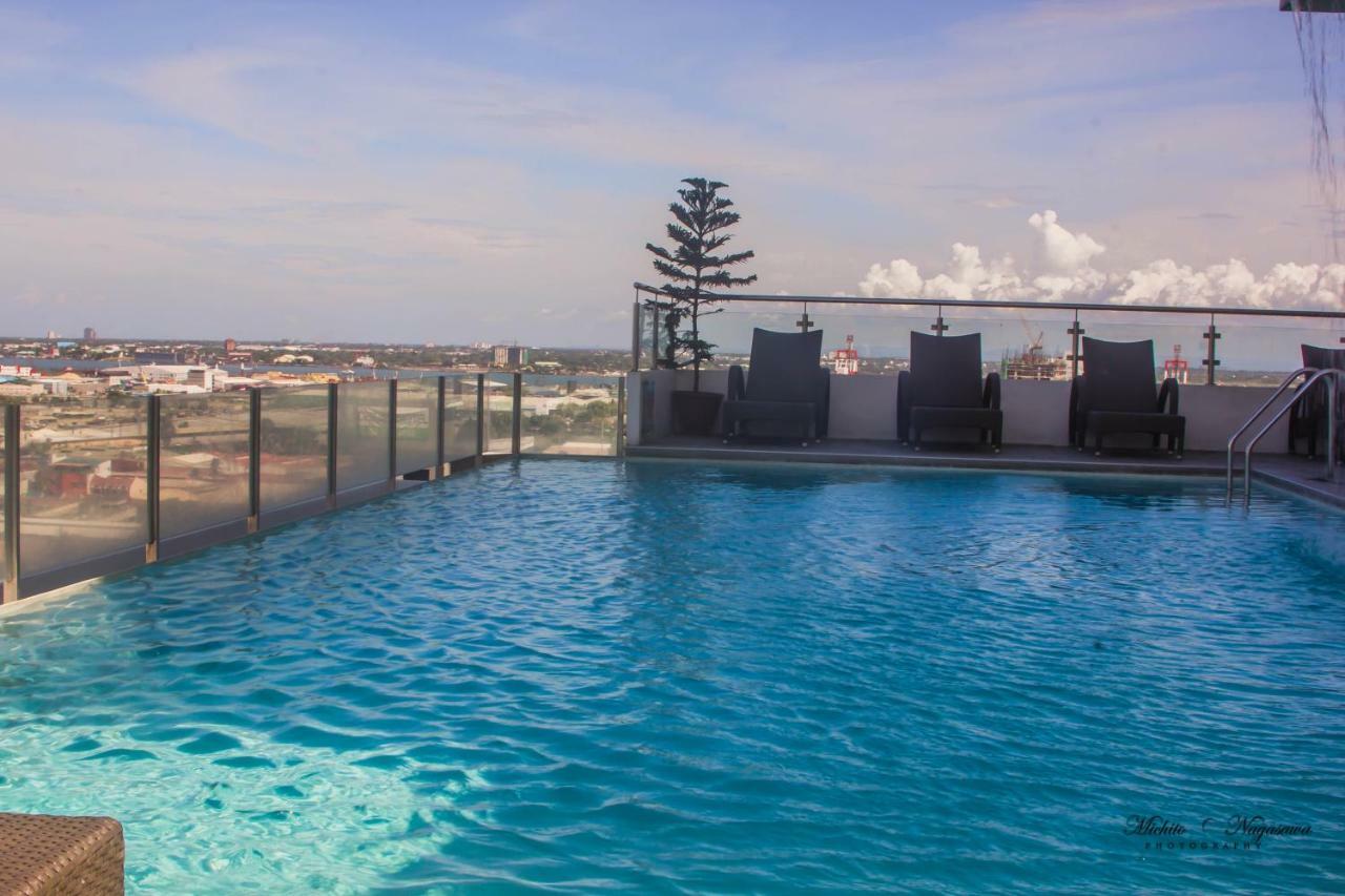 Mabolo Garden Flat A6 With Free Rooftop Pool Cebu Esterno foto