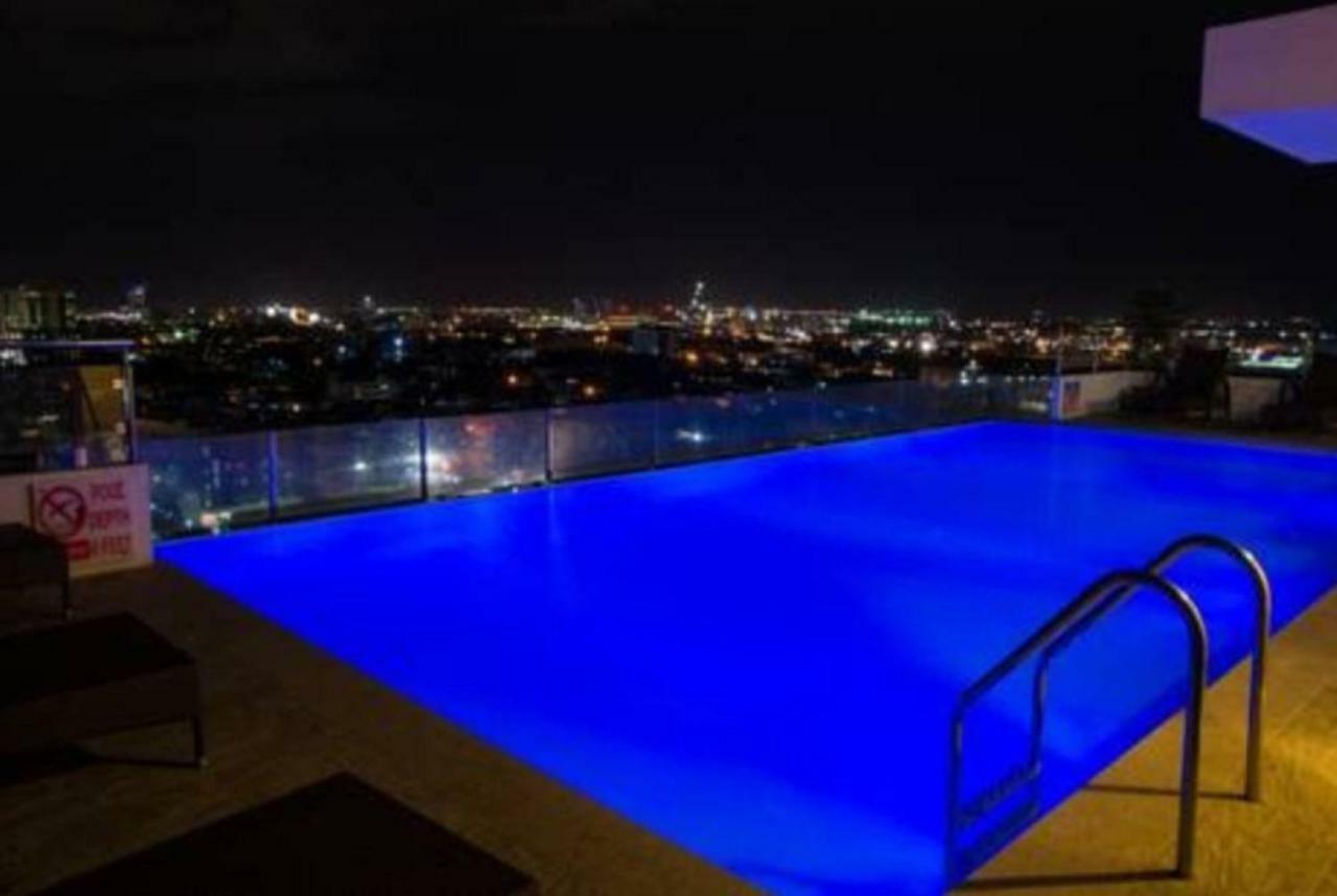 Mabolo Garden Flat A6 With Free Rooftop Pool Cebu Esterno foto