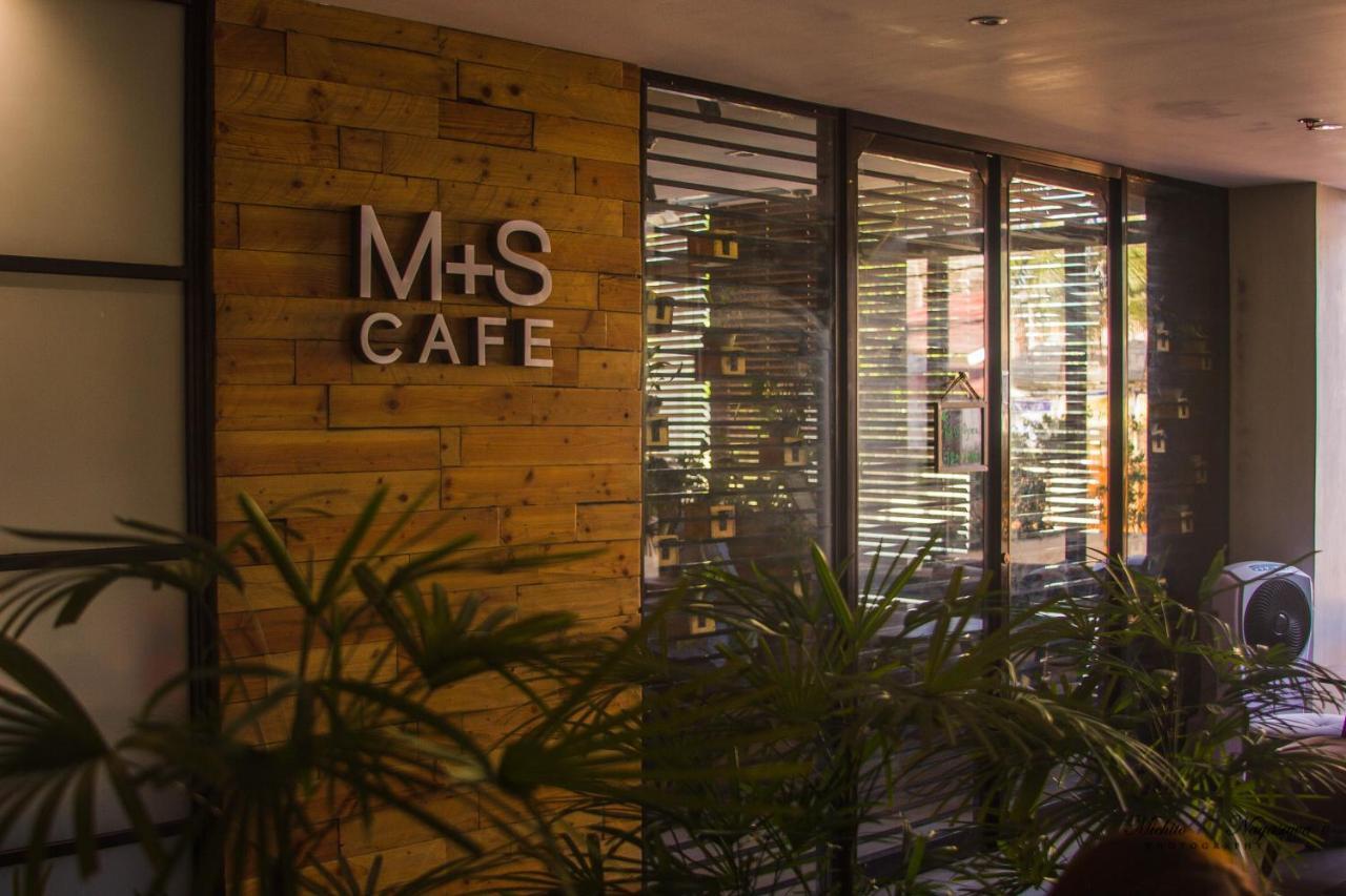 Mabolo Garden Flat A6 With Free Rooftop Pool Cebu Esterno foto